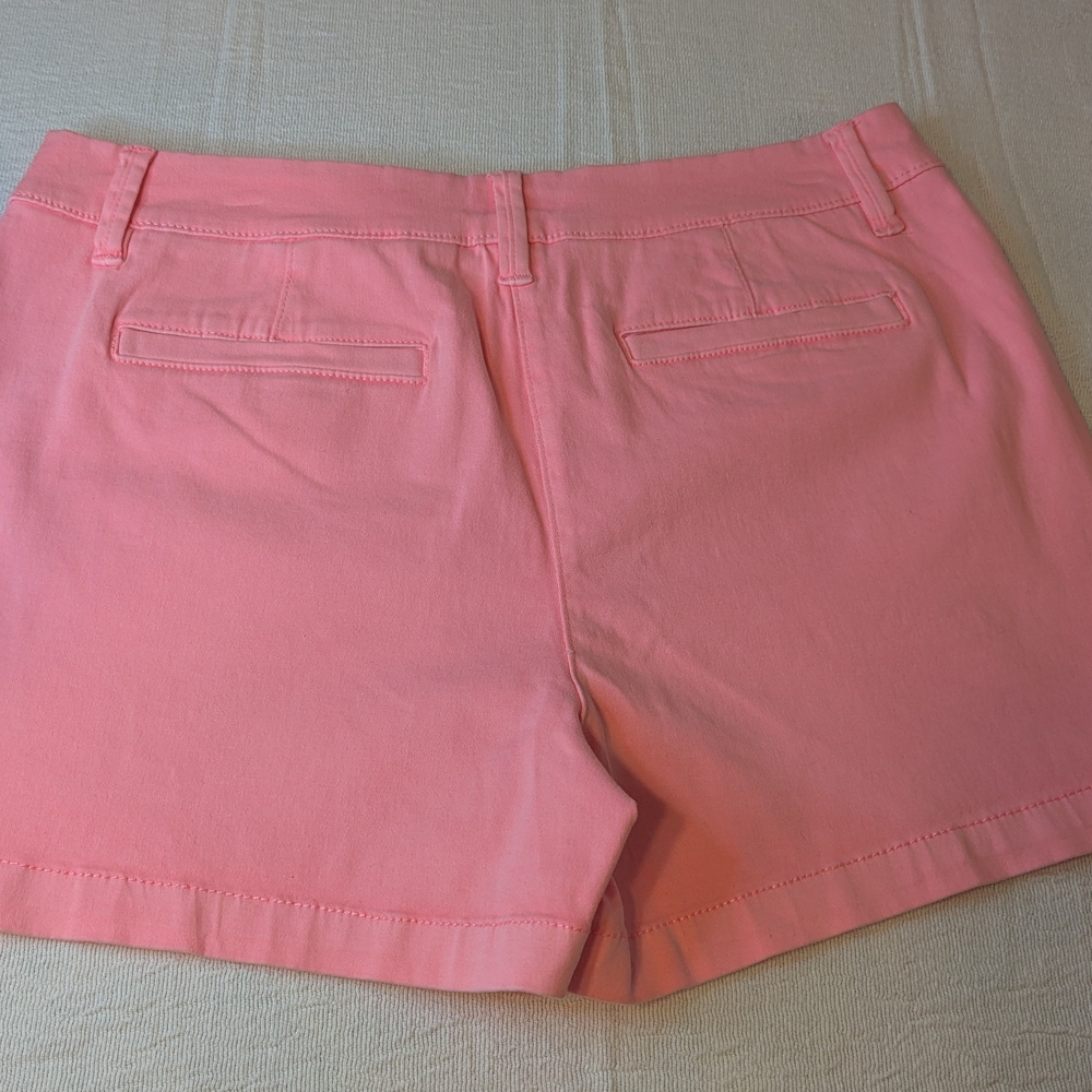 Chic High Waist Pink Women's Shorts - Picture 2 of 11